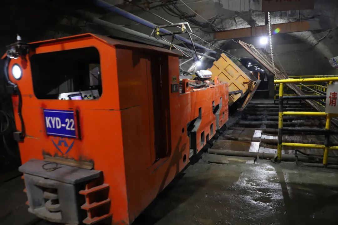 多項國內首創(chuàng)電機車無人駕駛技術應用金川集團井下